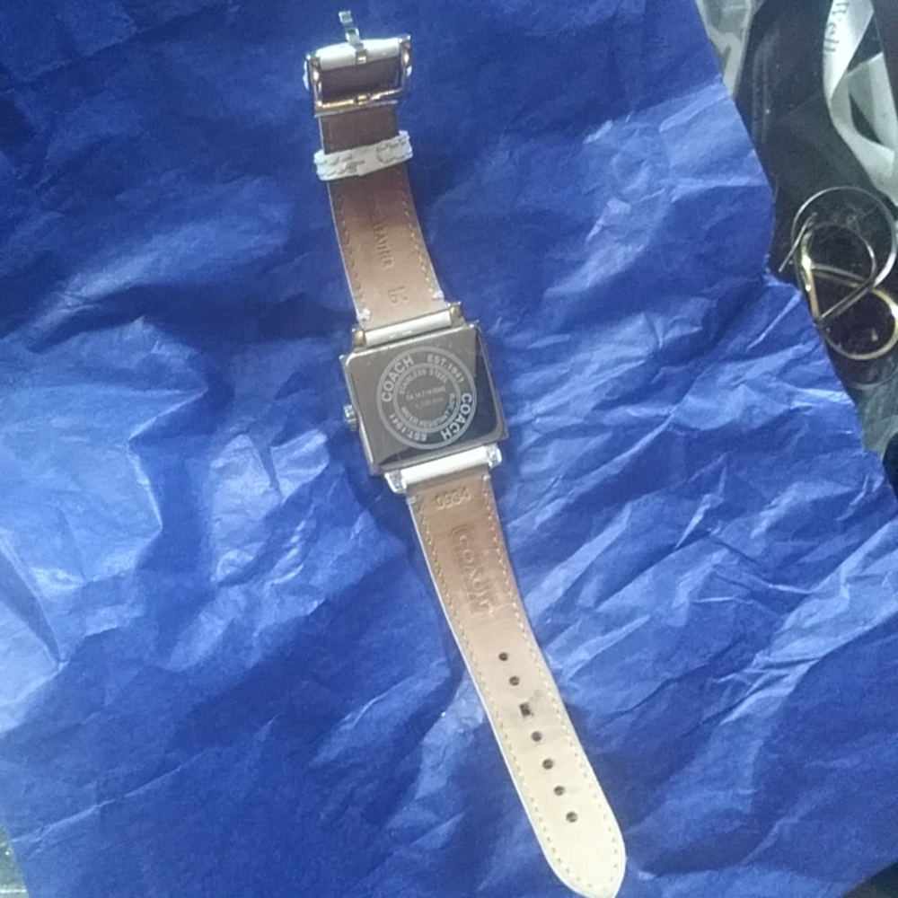 Coach white patent leather band ladies watch just back from watch doctor! - Picture 2 of 2